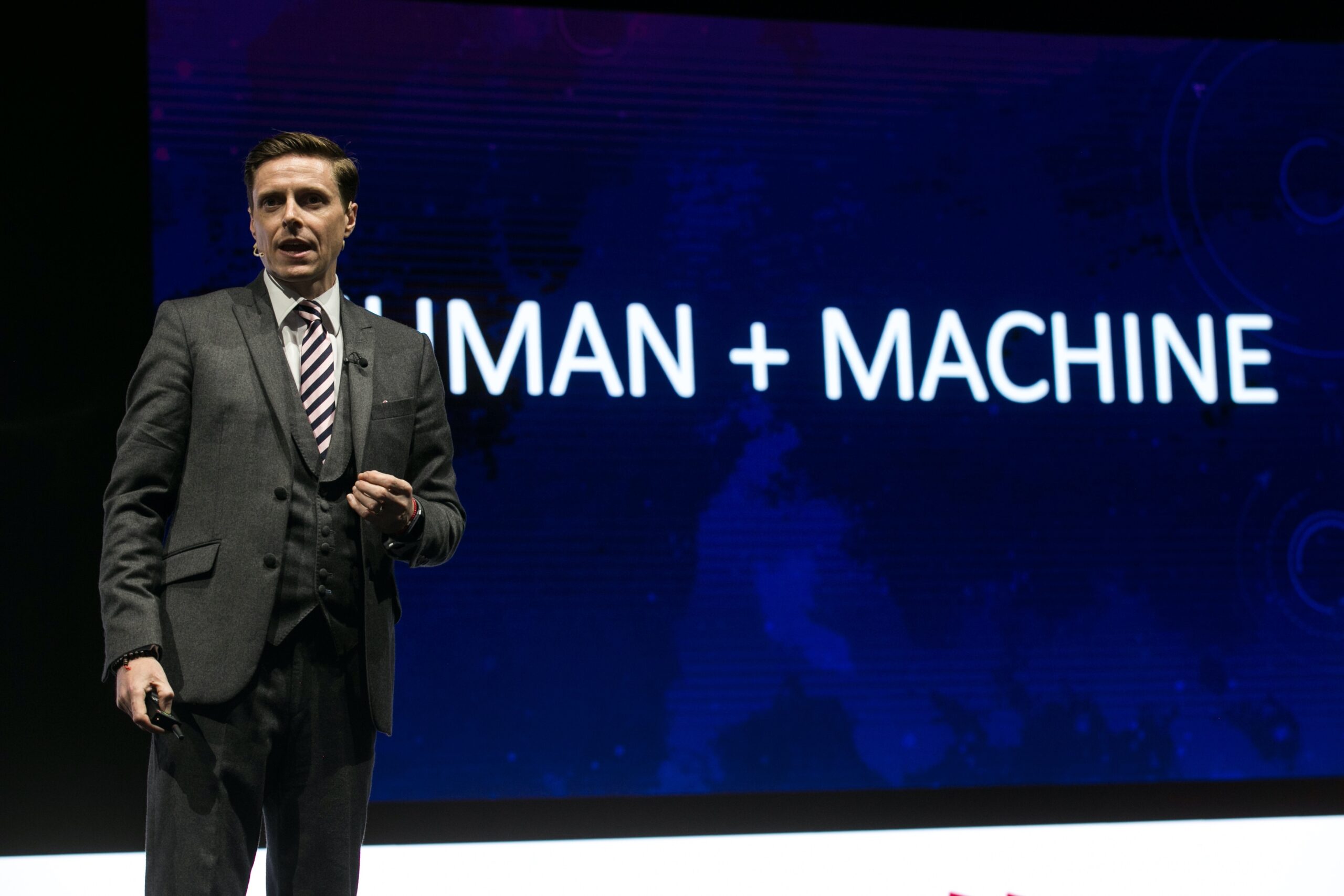 AI Keynote Speaker in Dubai | Trusted by ADNOC & IBM | James Taylor